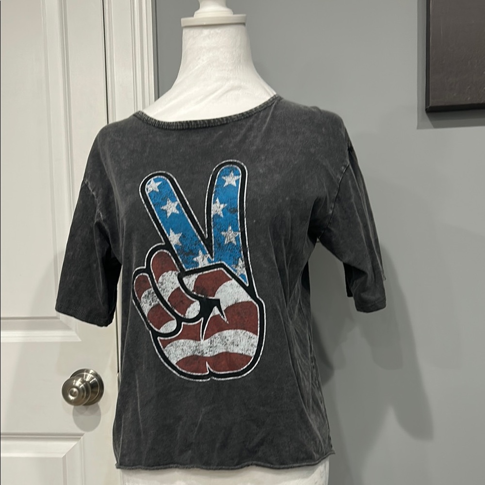 Gray Short Sleeve Tee with American Flag Peace Sign